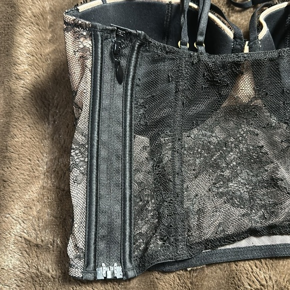 NWT VICTORIAS SECRET Very Sexy Balconette Black Sz 32D - Picture 5 of 8